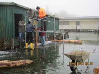 Arbeitseinsatz Bootsschuppen Kamerun